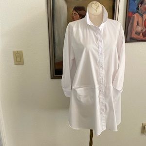 In excellent condition Top Shop size 8 white long washable shirt/ tunic
